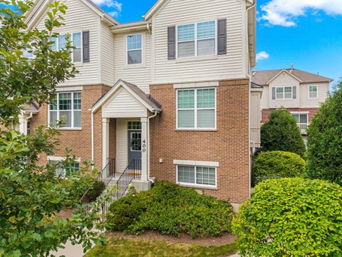 Tiny photo for 400 Concord Court, Morton Grove, IL 60053 (MLS # 12725554)