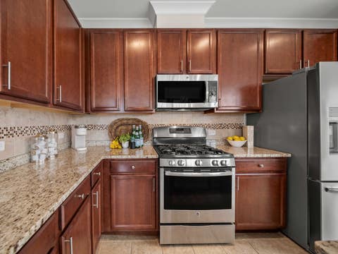 Tiny photo for 400 Concord Court, Morton Grove, IL 60053 (MLS # 12725554)