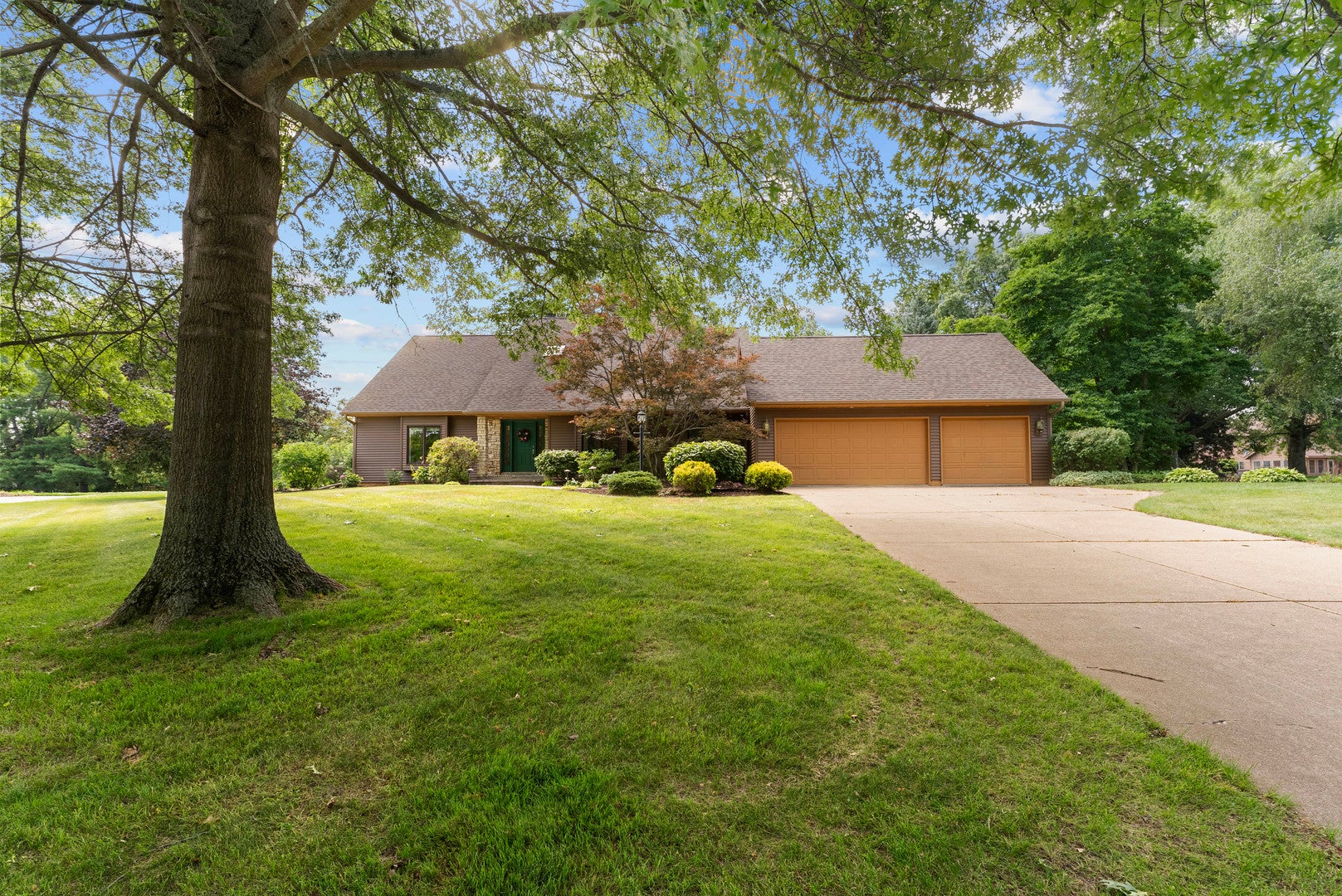 7521 Carriage Court