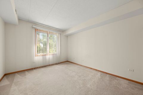 Tiny photo for 2250 S Grace Street #201, Lombard, IL 60148 (MLS # 12459477)