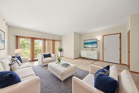 Tiny photo for 2250 S Grace Street #201, Lombard, IL 60148 (MLS # 12459477)