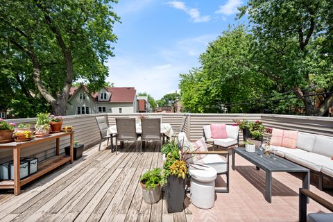 Tiny photo for 2219 N CAMPBELL Avenue #1N, Chicago, IL 60647 (MLS # 12666853)