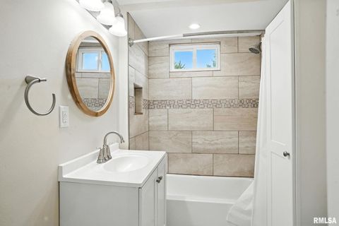 Tiny photo for 421 16TH Avenue, Moline, IL 61265 (MLS # QC4269937)