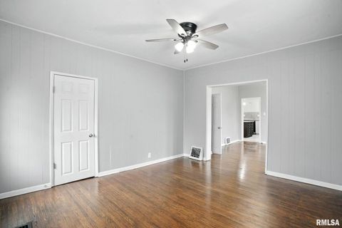 Tiny photo for 421 16TH Avenue, Moline, IL 61265 (MLS # QC4269937)