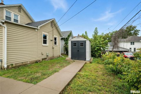 Tiny photo for 421 16TH Avenue, Moline, IL 61265 (MLS # QC4269937)