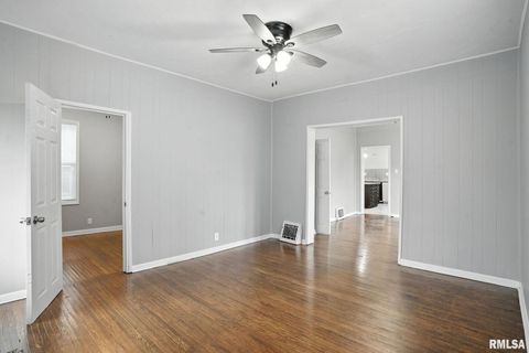 Tiny photo for 421 16TH Avenue, Moline, IL 61265 (MLS # QC4269937)