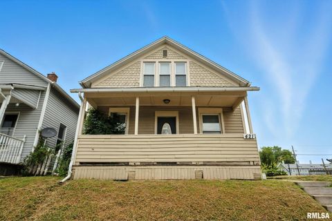 Tiny photo for 421 16TH Avenue, Moline, IL 61265 (MLS # QC4269937)