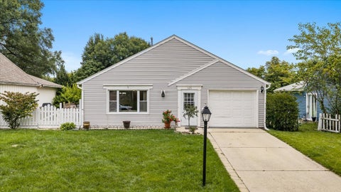 Photo of 120 Braeburn Road, Montgomery, IL 60538 (MLS # 12769339)