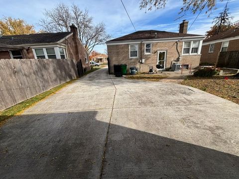 Tiny photo for 1932 Newcastle Avenue, Westchester, IL 60154 (MLS # 12513174)