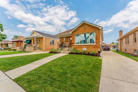Tiny photo for 9327 S Avers Avenue, Evergreen Park, IL 60805 (MLS # 12737725)