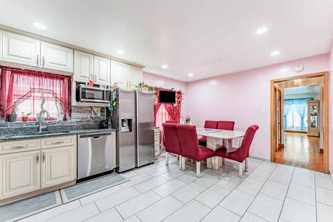 Tiny photo for 9327 S Avers Avenue, Evergreen Park, IL 60805 (MLS # 12737725)