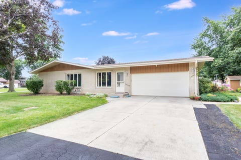 Tiny photo for 642 Country Lane, Beecher, IL 60401 (MLS # 12716302)