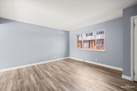 Tiny photo for 1370 Monomoy Street #E, Aurora, IL 60506 (MLS # 12633368)