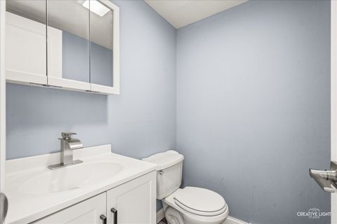 Tiny photo for 1370 Monomoy Street #E, Aurora, IL 60506 (MLS # 12633368)