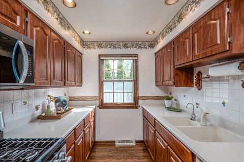 Tiny photo for 915 S JEFFERSON Street, Batavia, IL 60510 (MLS # 12624174)