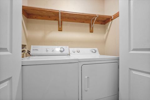 Tiny photo for 2716 Westbrook Drive, Bloomington, IL 61705 (MLS # 12523618)