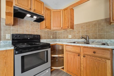 Tiny photo for 2716 Westbrook Drive, Bloomington, IL 61705 (MLS # 12523618)