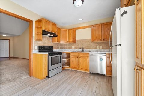 Tiny photo for 2716 Westbrook Drive, Bloomington, IL 61705 (MLS # 12523618)