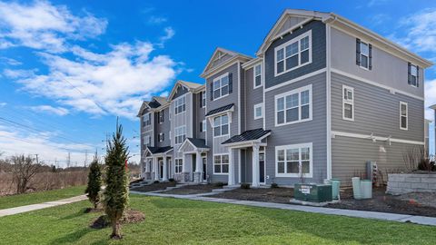 Photo of 543 Yosemite Way, Mundelein, IL 60060 (MLS # 12591059)