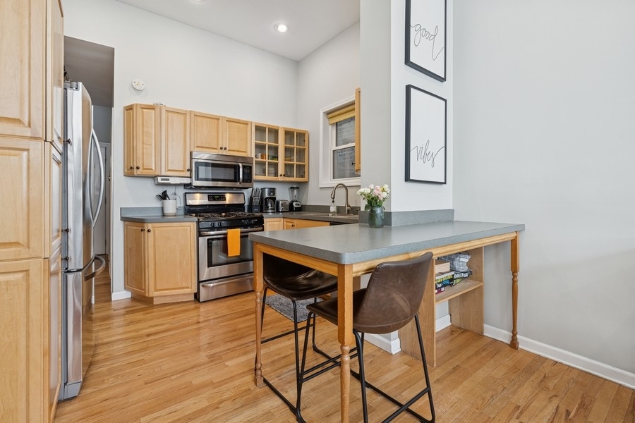 2140 W Belmont Avenue 1F