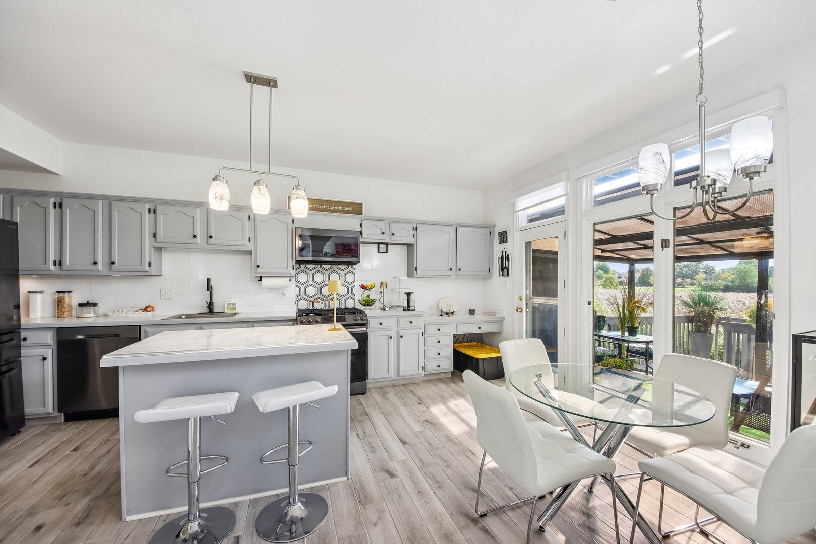 6927 Lexington Court 6927