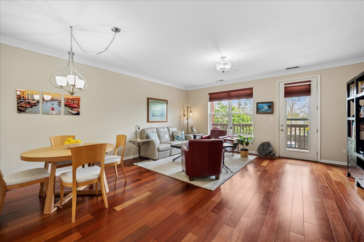 1950 Farnsworth Lane 105