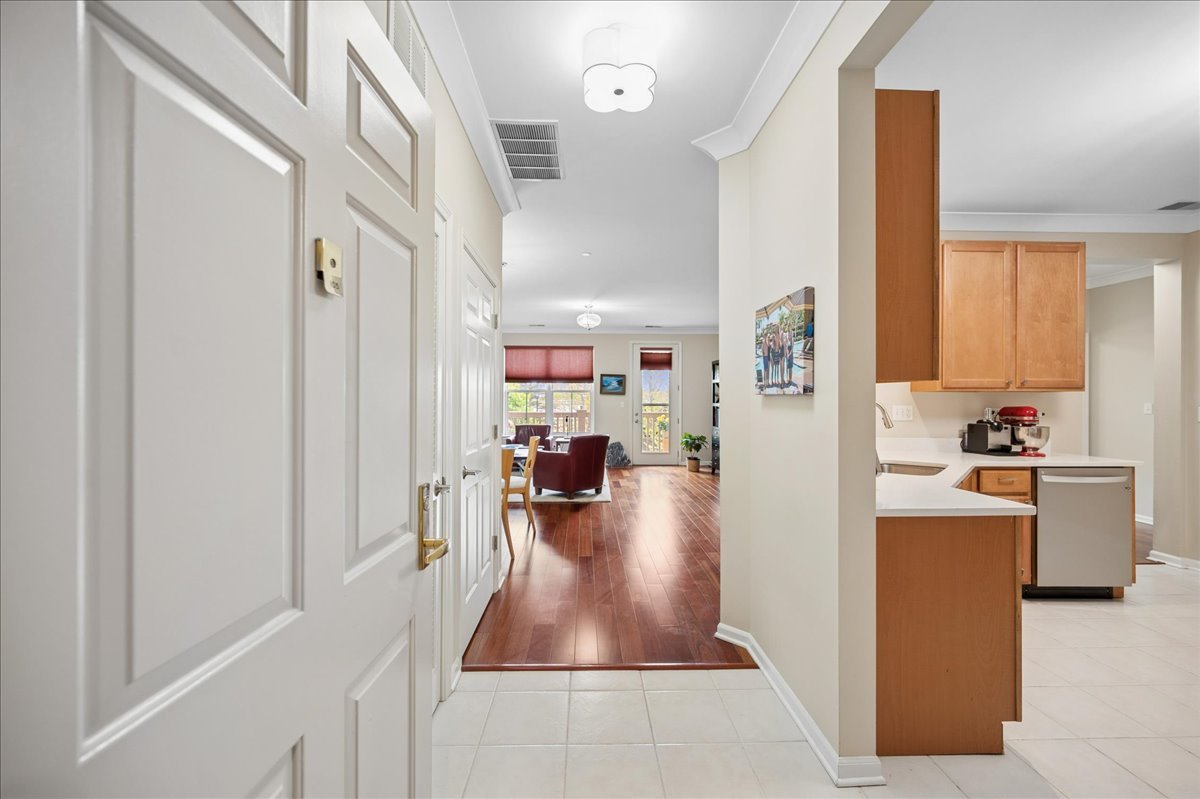 1950 Farnsworth Lane 105