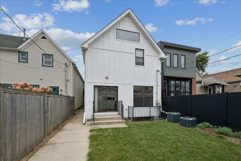 Tiny photo for 2915 N Rockwell Street, Chicago, IL 60618 (MLS # 12759335)