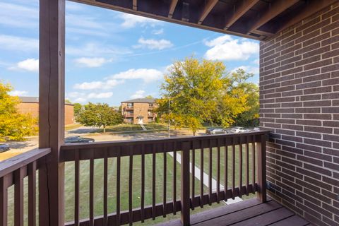 Tiny photo for 1002 Spruce Street #2B, Glendale Heights, IL 60139 (MLS # 12519931)