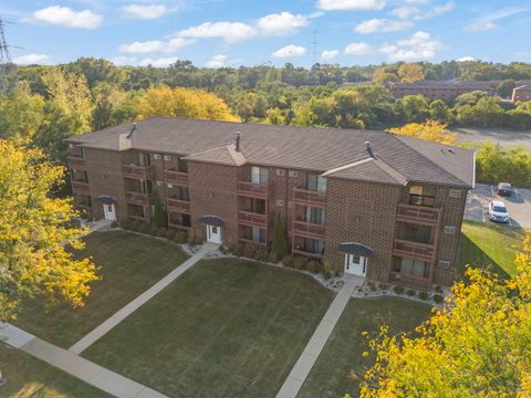Tiny photo for 1002 Spruce Street #2B, Glendale Heights, IL 60139 (MLS # 12519931)