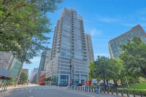 653 N Kingsbury Street 2206 Chicago IL 60610