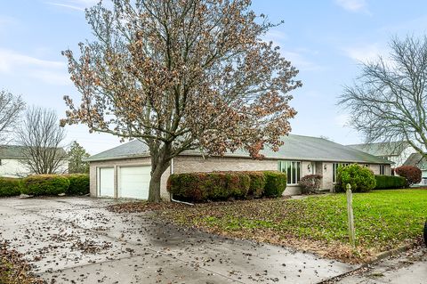 Photo of 302 Kelly Drive, Normal, IL 61761 (MLS # 12454327)