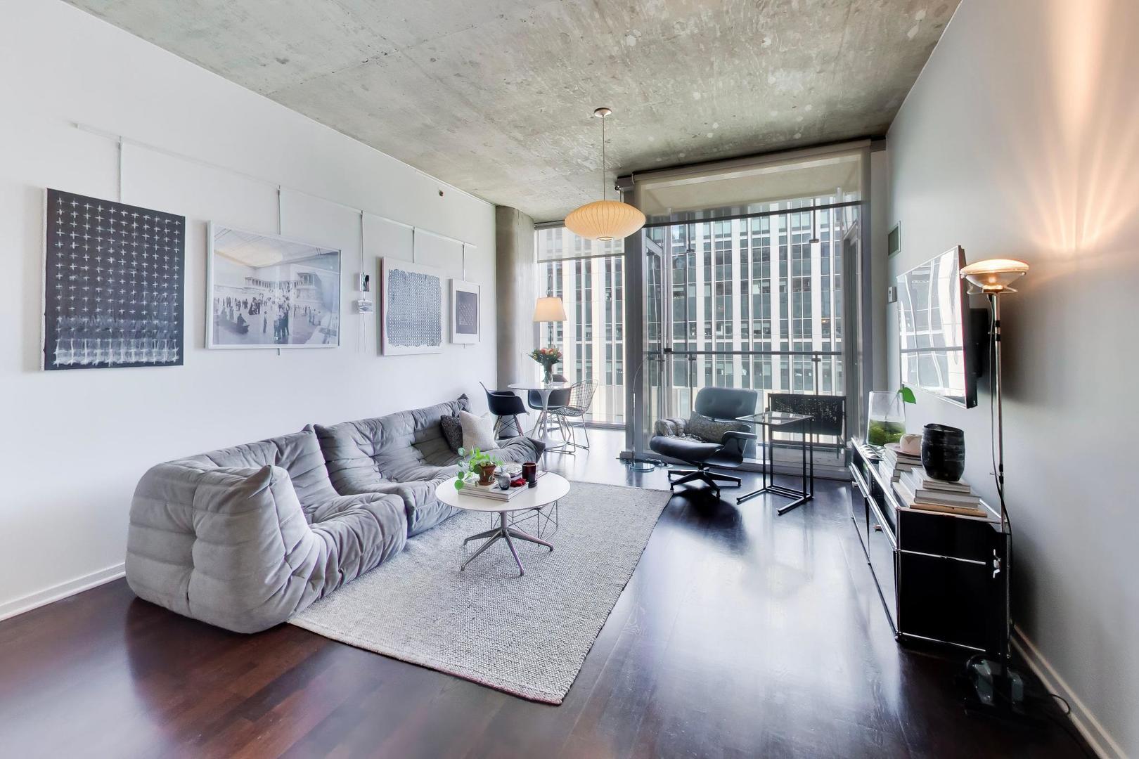600 N Fairbanks Court 1603