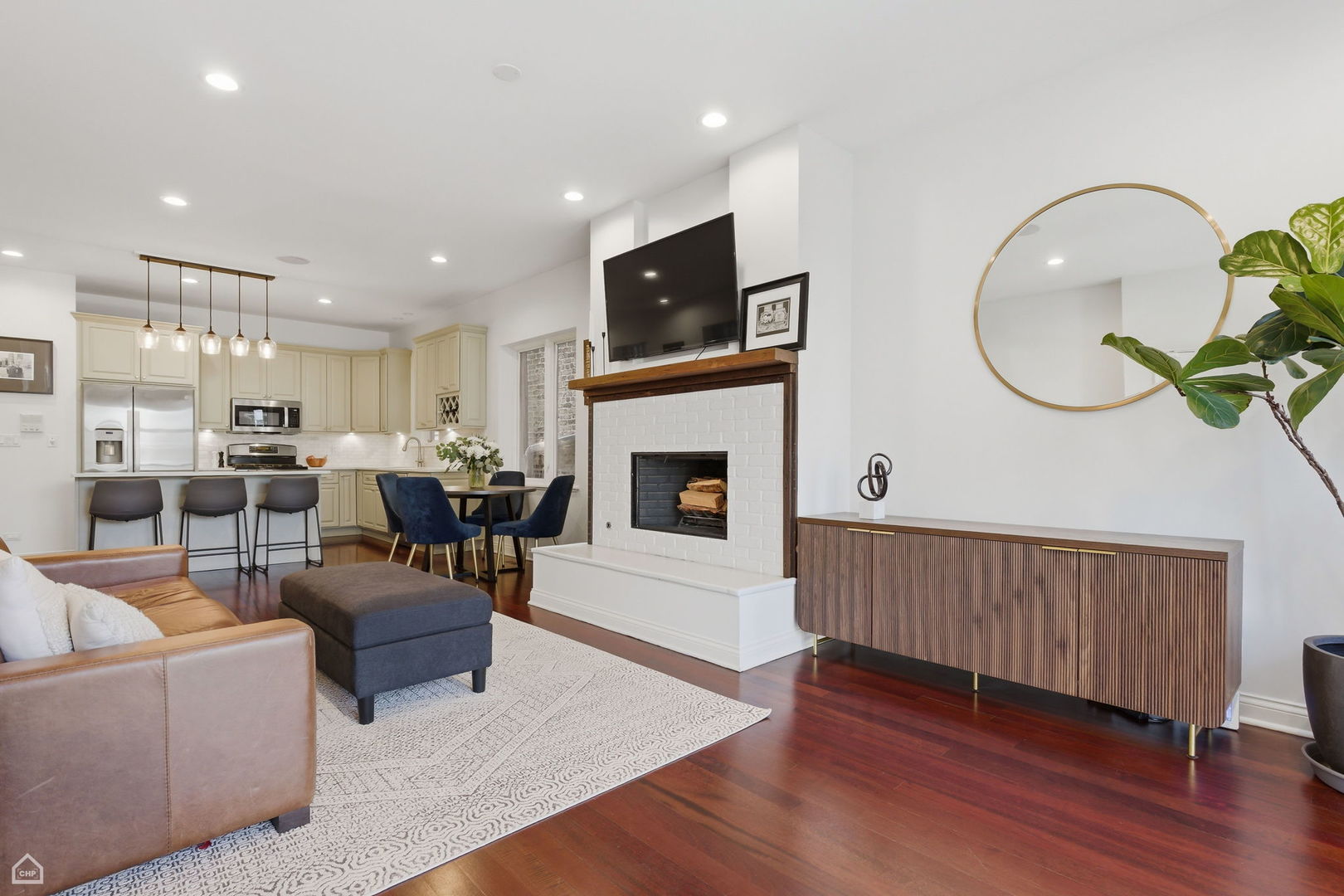 1917 W POTOMAC Avenue 1