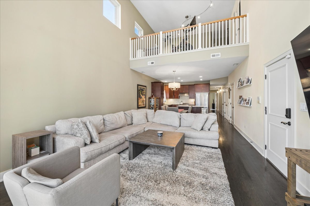 212 Marengo Avenue 2N