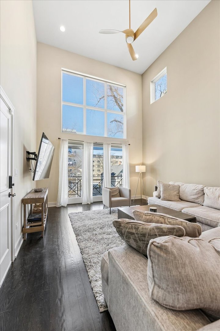 212 Marengo Avenue 2N