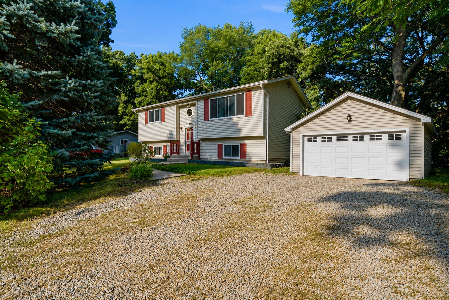 3006 E Hickory Drive