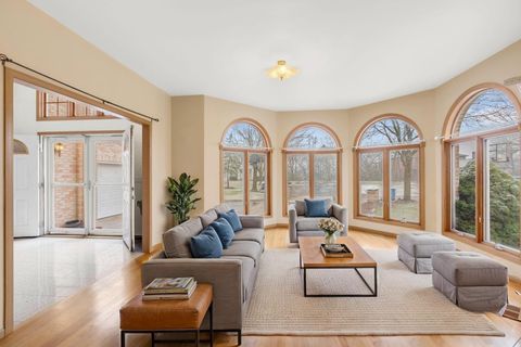 Tiny photo for 1007 Wildwood Lane, Mount Prospect, IL 60056 (MLS # 12591289)