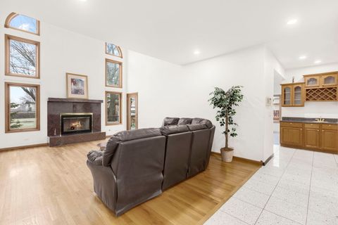 Tiny photo for 1007 Wildwood Lane, Mount Prospect, IL 60056 (MLS # 12591289)