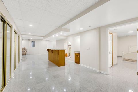 Tiny photo for 1007 Wildwood Lane, Mount Prospect, IL 60056 (MLS # 12591289)