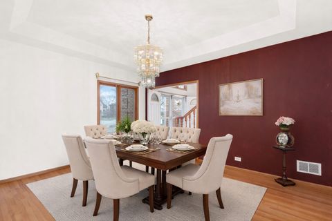 Tiny photo for 1007 Wildwood Lane, Mount Prospect, IL 60056 (MLS # 12591289)