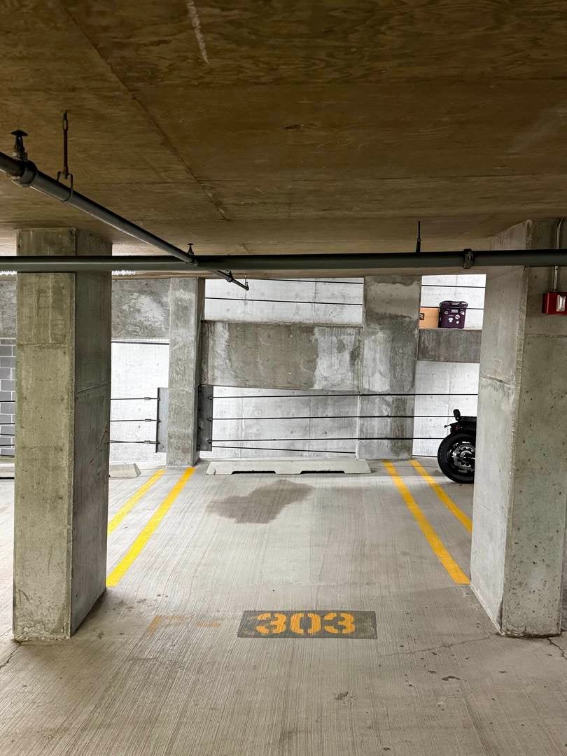 435 W Erie Street P-303