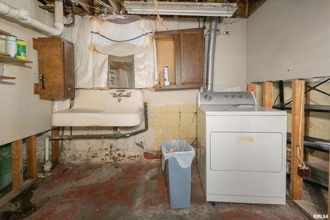 Tiny photo for 2911 25TH Avenue, Moline, IL 61265 (MLS # QC4269591)