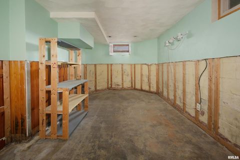 Tiny photo for 2911 25TH Avenue, Moline, IL 61265 (MLS # QC4269591)