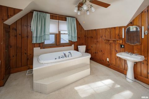 Tiny photo for 2911 25TH Avenue, Moline, IL 61265 (MLS # QC4269591)