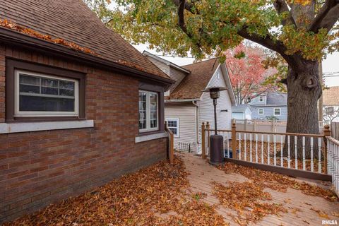 Tiny photo for 2911 25TH Avenue, Moline, IL 61265 (MLS # QC4269591)