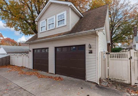 Tiny photo for 2911 25TH Avenue, Moline, IL 61265 (MLS # QC4269591)