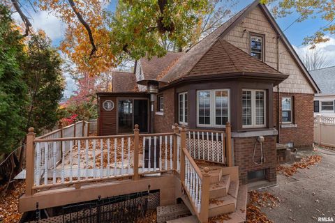 Tiny photo for 2911 25TH Avenue, Moline, IL 61265 (MLS # QC4269591)