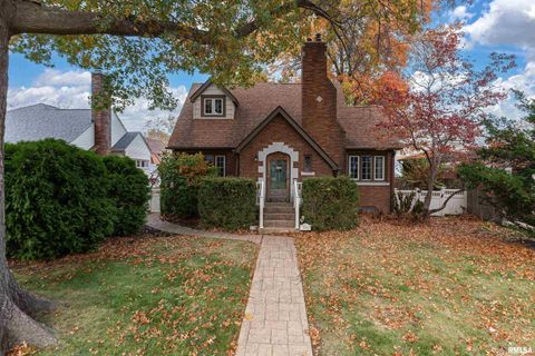 Photo of 2911 25TH Avenue, Moline, IL 61265 (MLS # QC4269591)