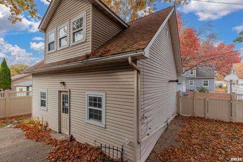 Tiny photo for 2911 25TH Avenue, Moline, IL 61265 (MLS # QC4269591)